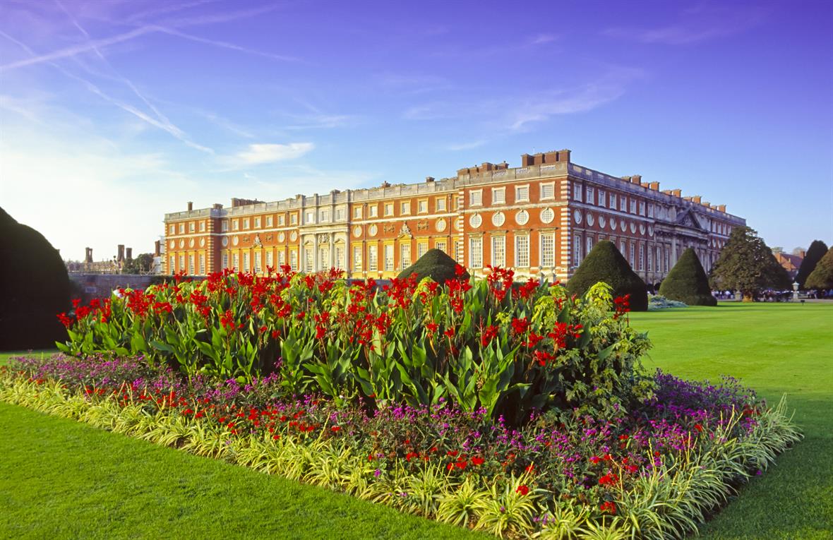 Hampton Court Palace (Photo: Pawel Libera via Getty images)