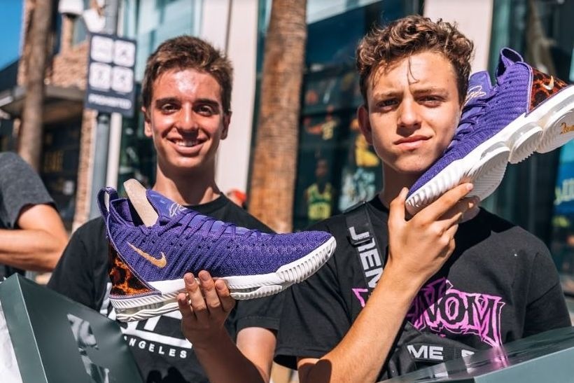 foot locker men's lebron shoes