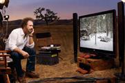 Director Zwick in front of camera for LG ad
