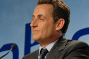 Sarkozy: pledges support to French newspapers