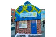 The house with the woolly hat 