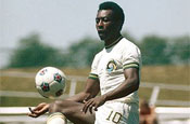 Pelé: in his Cosmos kit