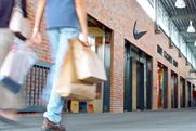 Shoppers: pay more attention to their surroundings in London, according to research from CBS