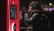 Coca-Cola: tries to bring harmony to rival fans in Milan through a vending machine