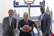 Euroleague president Jordi Bertomeu, Boris Johnson and Great Britain player Pops Mensah-Bonsu