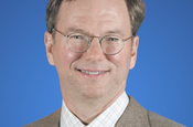 Schmidt: Google boss campaigns for Obama