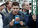 Golden Wonder: making fun of Walkers' colour change