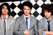 Jonas Brothers: promoted on Trouble
