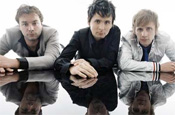 Muse: Warner artist with tracks on We7