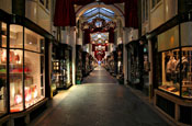 Retailers adopt new strategies for Christmas 2007