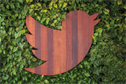 Twitter tests Promoted Tweet carousel format