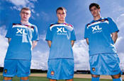 West Ham XL shirts: sponsor in administration