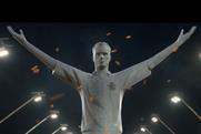 Heineken World Cup ad stars giant idol of Dennis Bergkamp