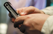 Yahoo and 3 sign partnership deal
