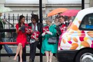 Take a look at this: Famous London lookalikes read the debut free issue of Time Out at a bus stop