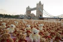 Cake stages huge teddy bears' picnic