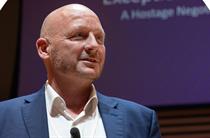 What a hostage negotiator has to say about how to reintegrate into society