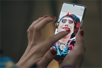 Charles Jeffrey's awkward selfie on Samsung Galaxy