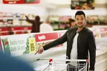 'I know' Peter Andre shops at Iceland