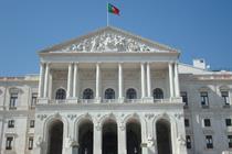 Portuguese parliament slams excessive payments to generators
