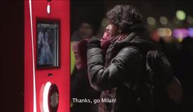 Coca-Cola: tries to bring harmony to rival fans in Milan through a vending machine