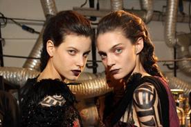 Mac: cosmetics giant offends bloggers