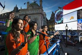 Samsung Gear S3 choir takes over Piccadilly Circus' Eros statue