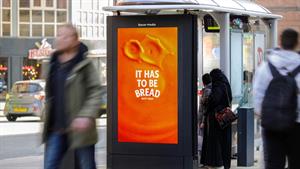 Image of Kraft Heinz OOH work at a bus stop