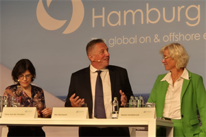 (Left to right): WindEurope CEO Tinne van der Straeten, GWEC chief Ben Backwell and BWE president Bärbel Heidebroek 