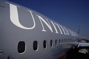 United Airlines pushes back against complaints about pilot diversity push