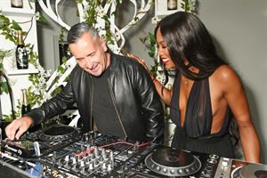 (Credit: Dave Bennett)