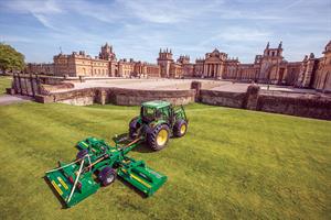 Blenheim Palace: Major Tri-Deck TDR200000 chosen for mowing prestigious estate - image: Major Equipment