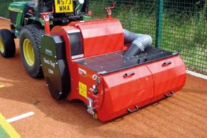 Vertitop 1200 for synthetic turf - image: Charterhouse Turf Machinery