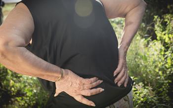 Review patients soon after starting opioids, says updated chronic pain guidance