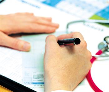Delayed antibiotic prescribing for URTIs increases hospital admission risk, study shows
