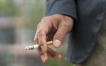 Help cancer patients live longer by offering smoking cessation support, GPs urged