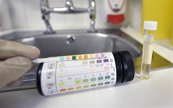 Continuous antibiotic prophylaxis prevents recurrent UTIs in patients who self-catheterise