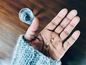Experts urge vitamin D supplementation and call for research into possible COVID-19 benefits