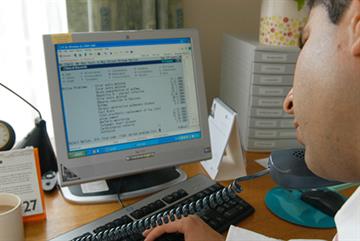 Practice dilemma: How should I deal with a delay in receiving a patient's record?