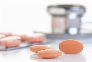 Half of patients on statins miss cholesterol level targets, study finds