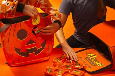 Reese's Peanut Butter Cups in halloween tote bags