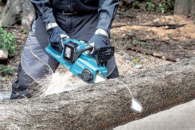 Makita: two fully charged 5.0Ah batteries able to deliver 60 cuts through 5in timber - image: Makita