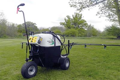 Micro-Spray: pedestrian unit designed for sports grounds as well as landscape work - image: HW