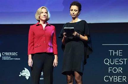 CSEU 18: Melissa Hathaway gets Award for services to cyber-security
