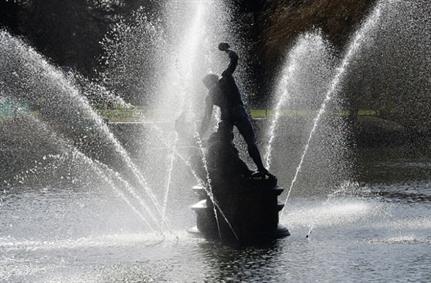 Kew, War Museum & other London sights attracting growing number of attacks