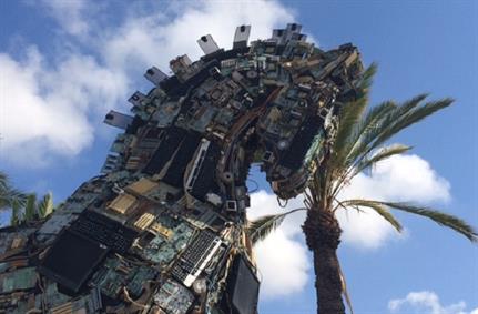 Malicious server developer infects player devices with Trojan using zero-day exploits