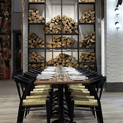 2019 WIN Awards: PZA Restaurant - II BY IV DESIGN