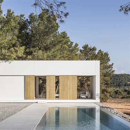 Marià Castelló’s intervention transforms terraces into Ca l'Amo
