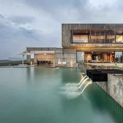 The Shift House by KdnD Studio LLP dissolving into the India's landscape