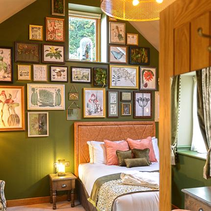 Suffolk vintage pub receives a respectable makeover
